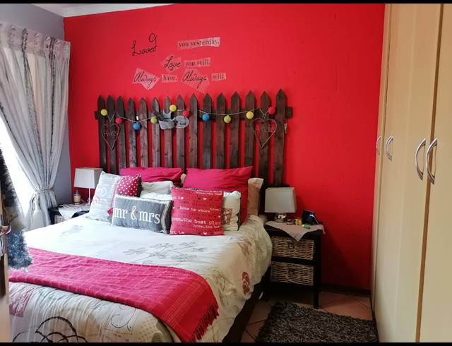2 BEDROOM TOWNHOUSE FOR SALE IN GLEN MARAIS